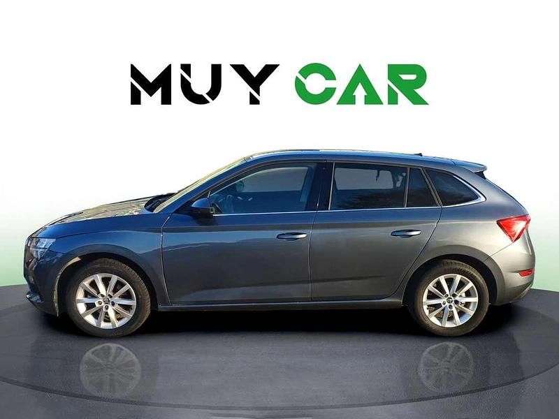 Usado Skoda Scala 110 CV (80 kW) 2022 Gris Utilitario