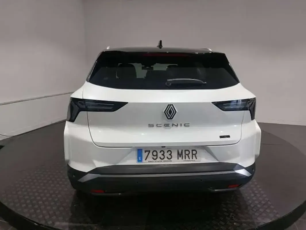 Usado Renault Megane E-Tech Iconic 160 kW (218 CV) 2024 Blanco SUV