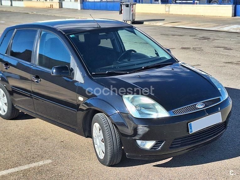 Usado Ford Fiesta 68 CV (50 kW) 2005 Negro Berlina