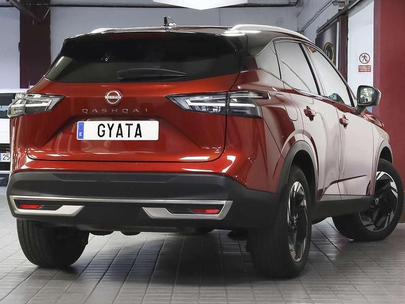 Usado Nissan Qashqai N-Connecta 158 CV (116 kW) 2025 Rojo SUV
