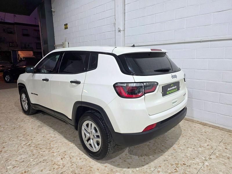 Usado Jeep Compass Sport 140 CV (102 kW) 2018 Blanco SUV
