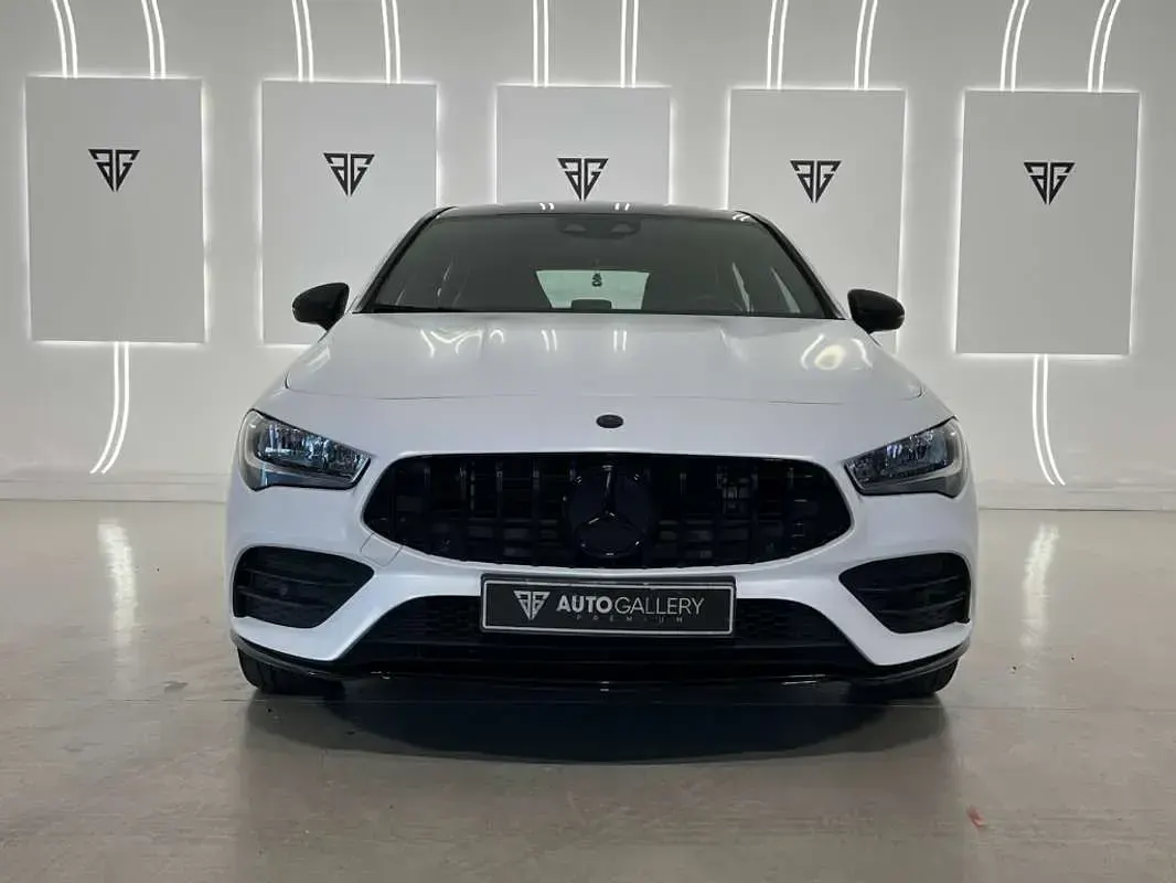 Usado Mercedes CLA250e Shooting Brake 218 CV (160 kW) 2022 Negro Familiar