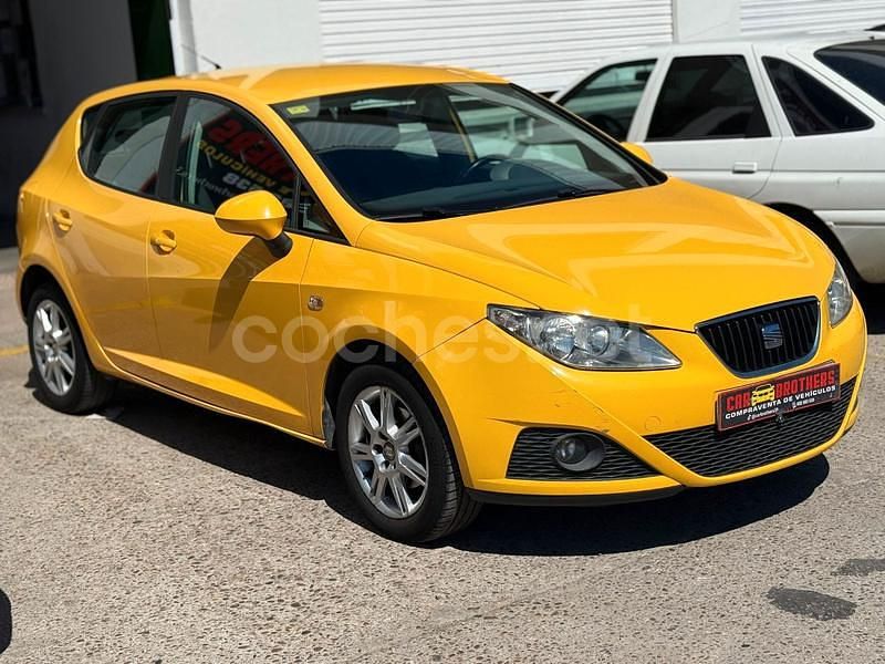 Amarillo Usado 2009 Seat Ibiza Style Berlina | 5990 € (Precio justo) - Imagen 1/4
