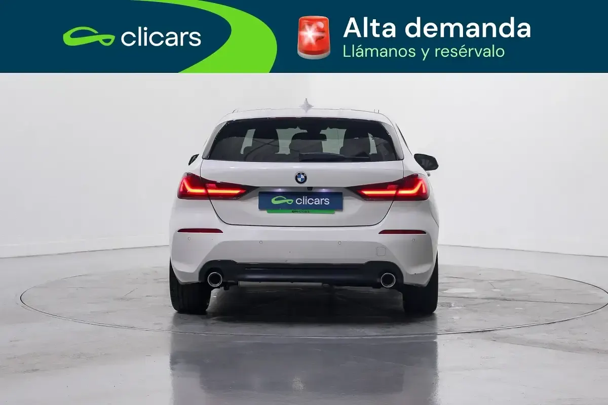 Begagnad BMW 120 190 HK (139 kW) 2022 Vit Halvkombi
