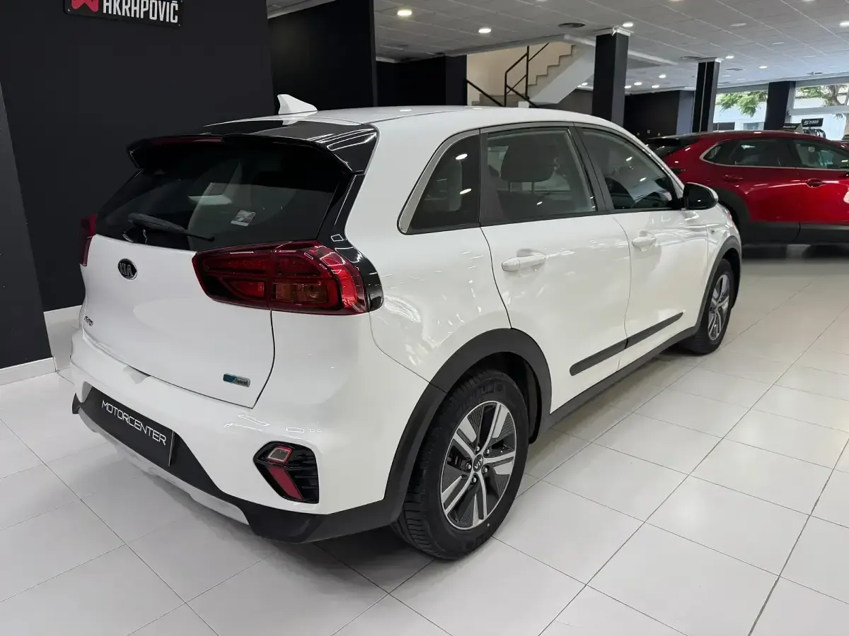 Usado Kia Niro 141 CV (103 kW) 2021 Blanco SUV