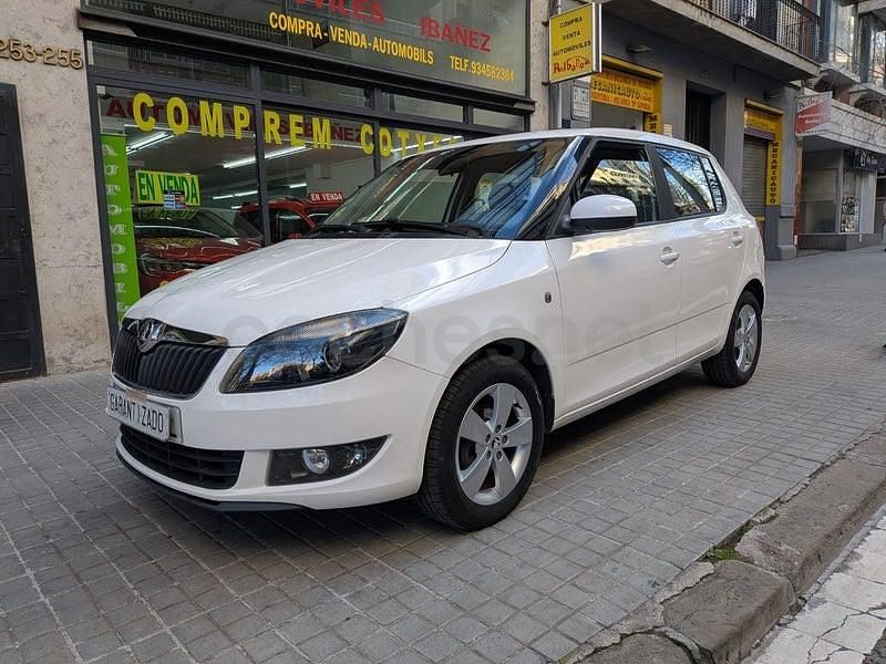 Usado Skoda Fabia 69 HP (50 kW) 2014 Branco Sedan