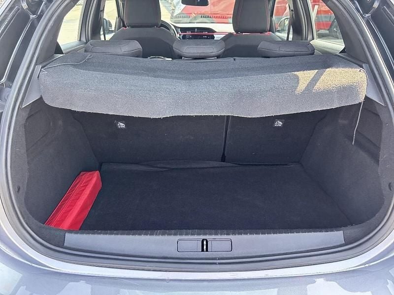 Usado Opel Corsa GS Line 102 CV (75 kW) 2021 Gris / plata Berlina