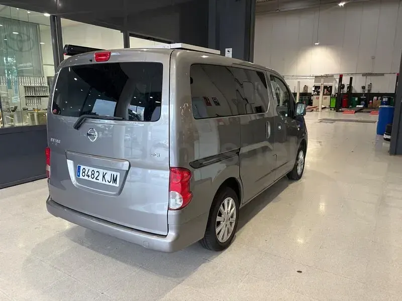 Usado Nissan Evalia Comfort 110 CV (80 kW) 2018 Gris / plata Monovolumen