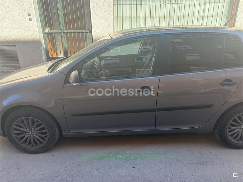 Usado VW Golf VI Highline 115 CV (84 kW) 2008 Gris / plata Utilitario