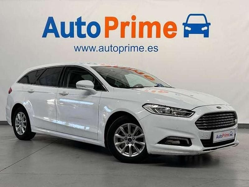 Usado Ford Mondeo Trend 120 CV (88 kW) 2017 Blanco Familiar