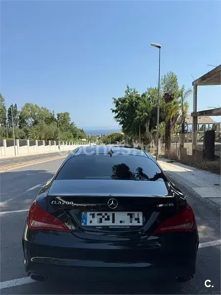 Usado Mercedes CLA200 AMG line 156 CV (114 kW) 2014 Negro Coupe