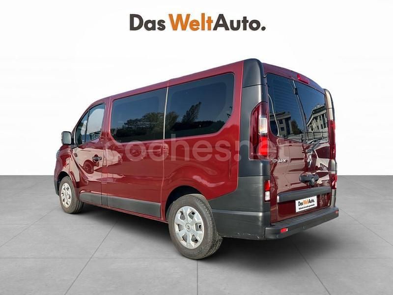 Usado Renault Trafic 150 CV (110 kW) 2023 Rojo Monovolumen