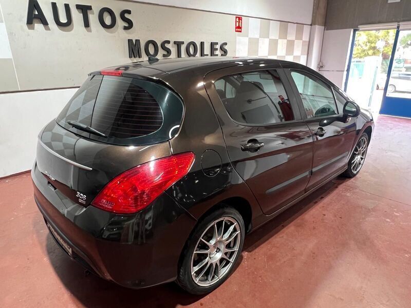 Usado Peugeot 308 Active 92 CV (67 kW) 2012 Marrón