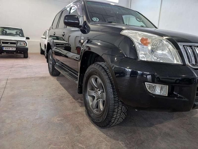 Begagnad Toyota Land Cruiser 173 HK (127 kW) 2007 Svart SUV