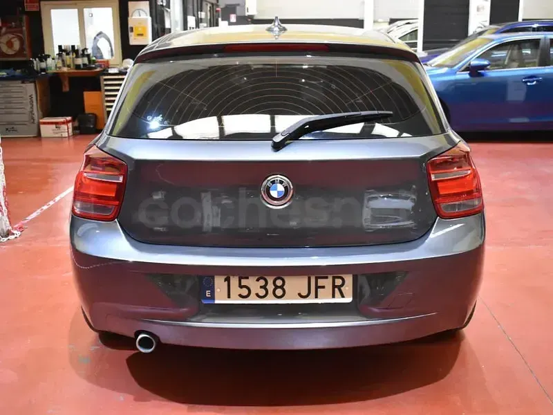 Usado BMW 118 150 CV (110 kW) 2015 Gris / plata Utilitario