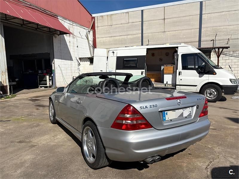 Usado Mercedes SLK230 193 CV (141 kW) 1998 Gris / plata Descapotable