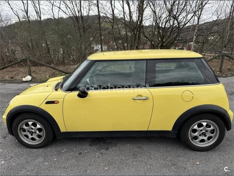 Usado Mini ONE 90 CV (66 kW) 2004 Amarillo Utilitario