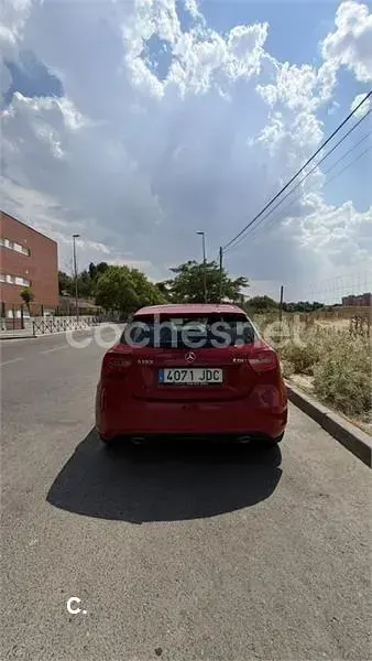 Usado Mercedes A180 Style 109 CV (80 kW) 2015 Rojo Utilitario