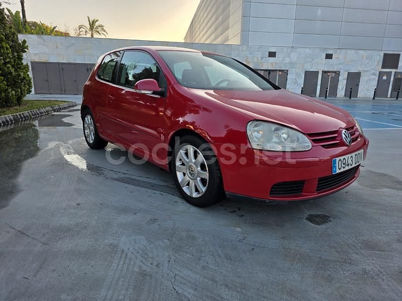 Usado VW Golf IV Trendline 105 CV (77 kW) 2005 Rojo Berlina