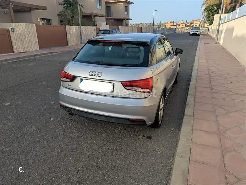 Usado Audi A1 95 CV (69 kW) 2016 Gris / plata Utilitario