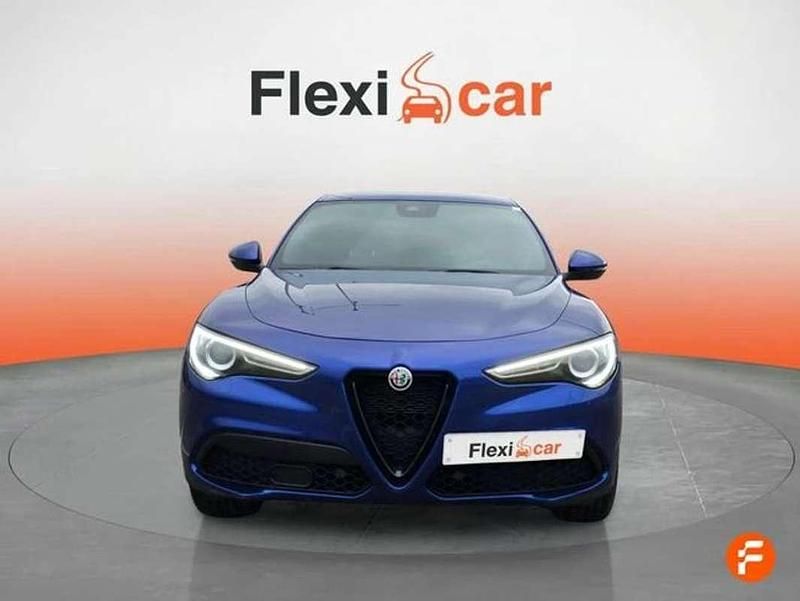 Usado Alfa Romeo Stelvio Sprint 200 CV (147 kW) 2022 Azul SUV