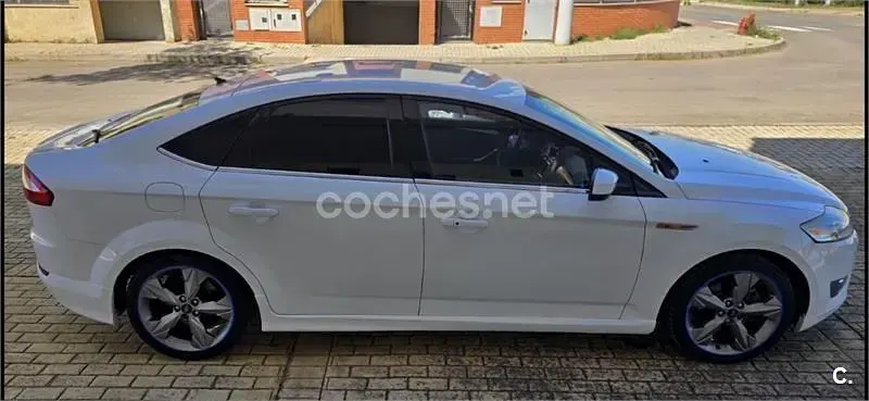 Usado Ford Mondeo Titanium X 140 CV (102 kW) 2009 Blanco Berlina