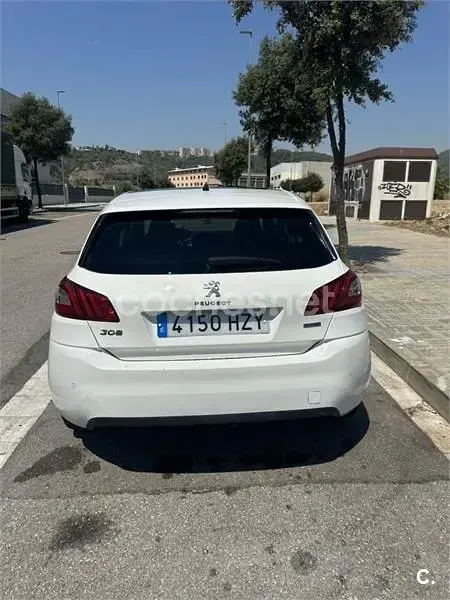 Usado Peugeot 308 Active 120 CV (88 kW) 2014 Blanco Berlina