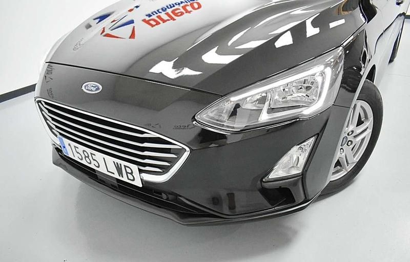 Usado Ford Focus Trend+ 120 CV (88 kW) 2022 Negro Familiar