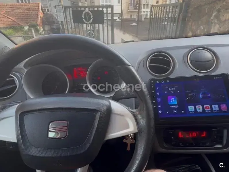 Usado Seat Ibiza Reference 90 CV (66 kW) 2010 Verde Berlina