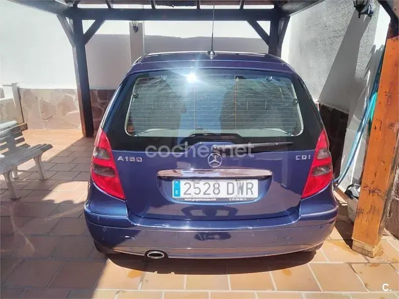 Usado Mercedes A180 Avantgarde 109 CV (80 kW) 2006 Azul Monovolumen