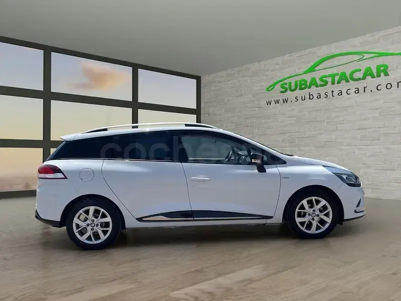 Usado Renault Clio LIMITED 90 CV (66 kW) 2018 Blanco Familiar
