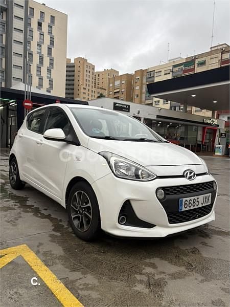 Blanco Usado 2017 Hyundai i10 Utilitario | 9300 € (Precio justo) - Imagen 1/4