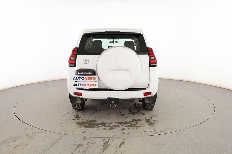 Używany Toyota Land Cruiser 177 KM (130 kW) 2019 Biały SUV