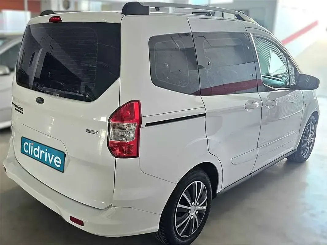 Usado Ford Tourneo Sport 102 CV (75 kW) 2017 Blanco Van