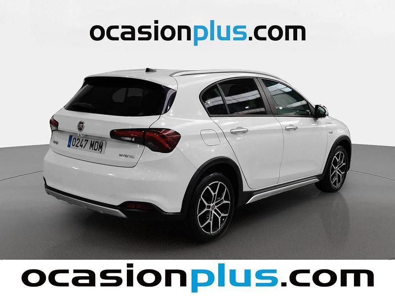 Usado Fiat Tipo Cross 131 CV (96 kW) 2023 Verde Utilitario