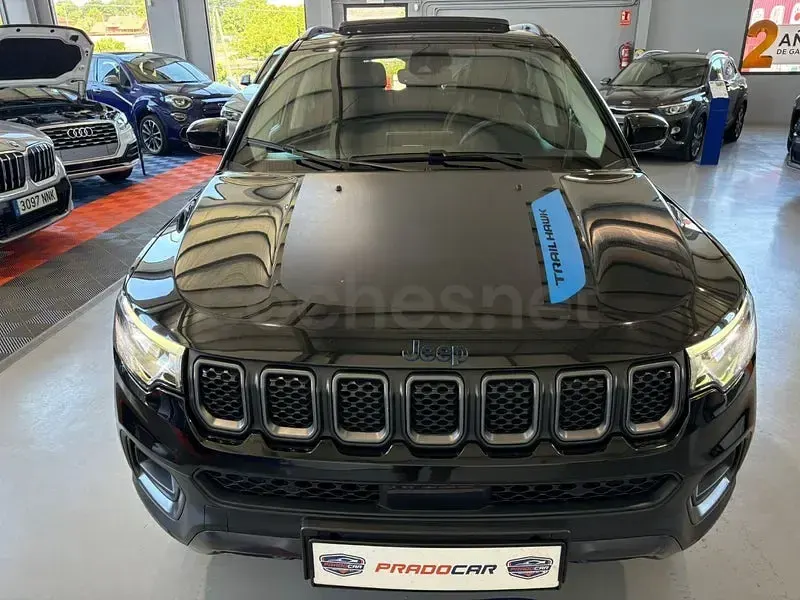 Usado Jeep Compass Trailhawk 240 CV (176 kW) 2024 Negro SUV