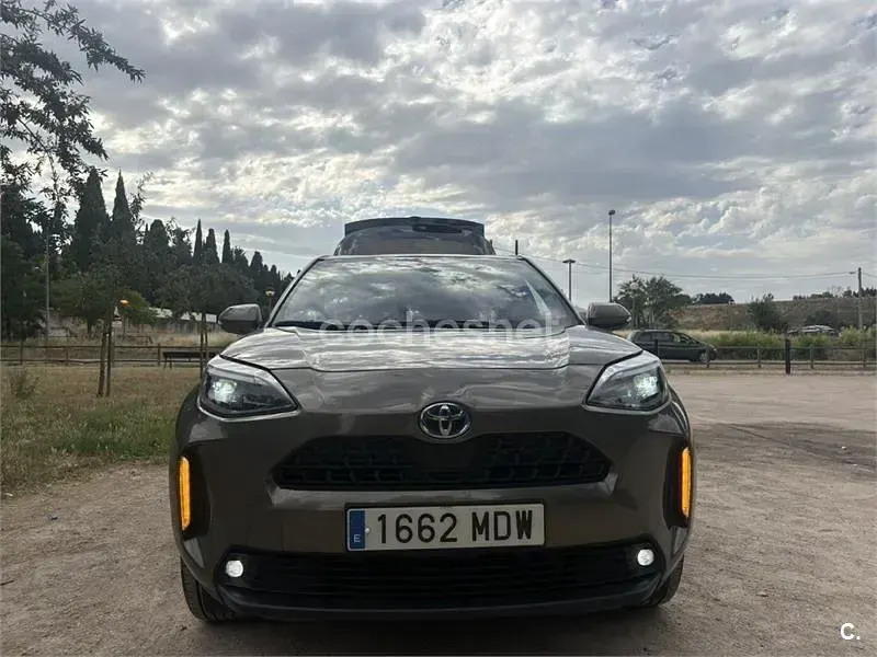 Usado Toyota Yaris Cross Active 116 CV (85 kW) 2023 Marrón SUV
