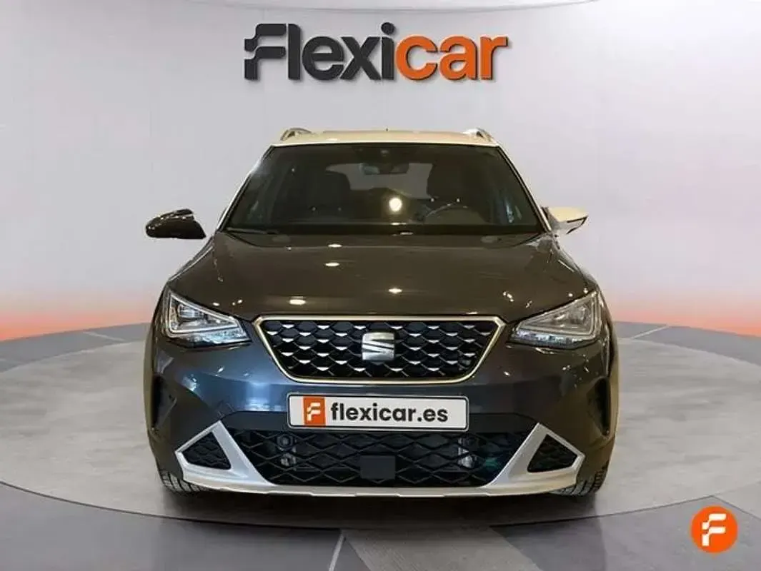 Usado Seat Arona Xperience 90 HP (66 kW) 2022 Cinzento SUV