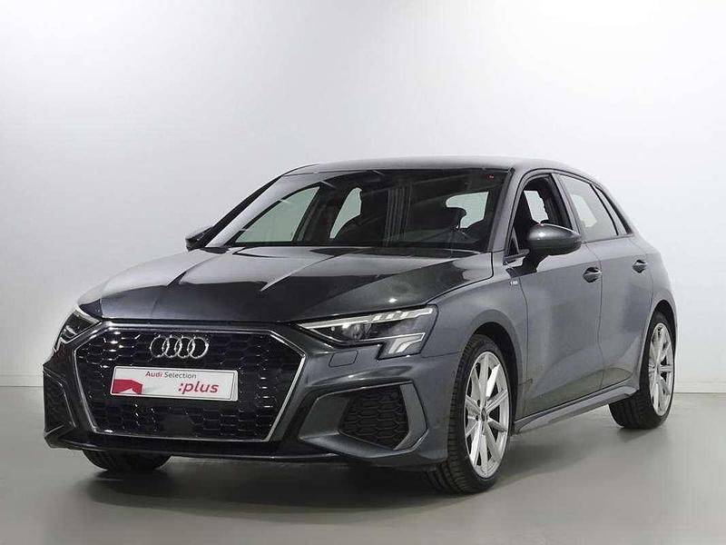Usado Audi A3 Sportback S-Line 116 CV (85 kW) 2023 Gris Utilitario