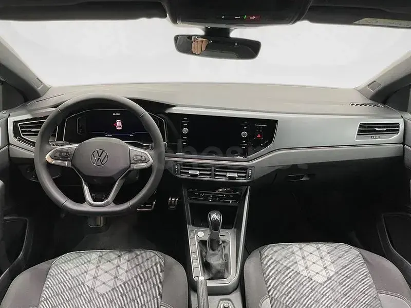 Usado VW Taigo R-line 116 CV (85 kW) 2025 Blanco SUV