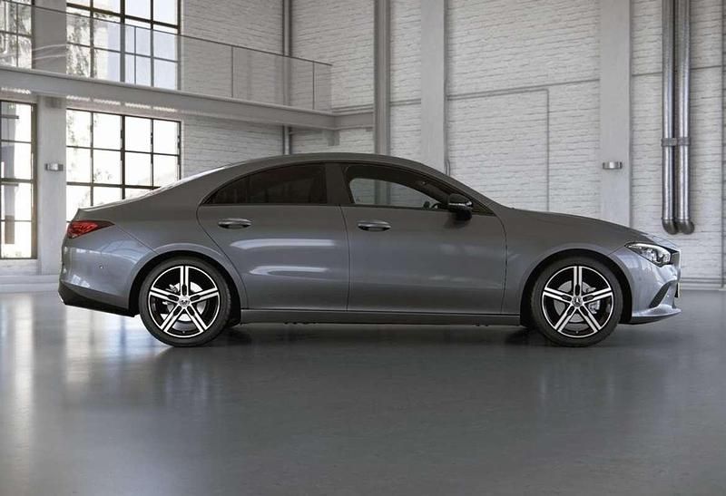 Usado Mercedes CLA180 136 CV (100 kW) 2023 Gris Berlina