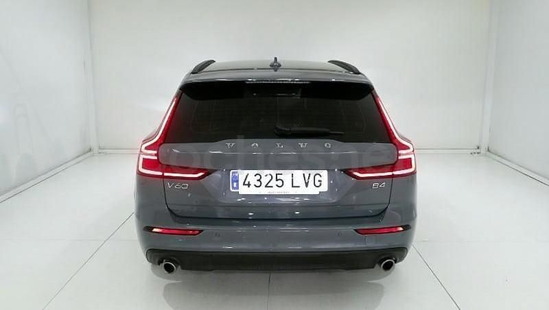 Usado Volvo V60 Momentum 197 CV (144 kW) 2021 Gris / plata Familiar