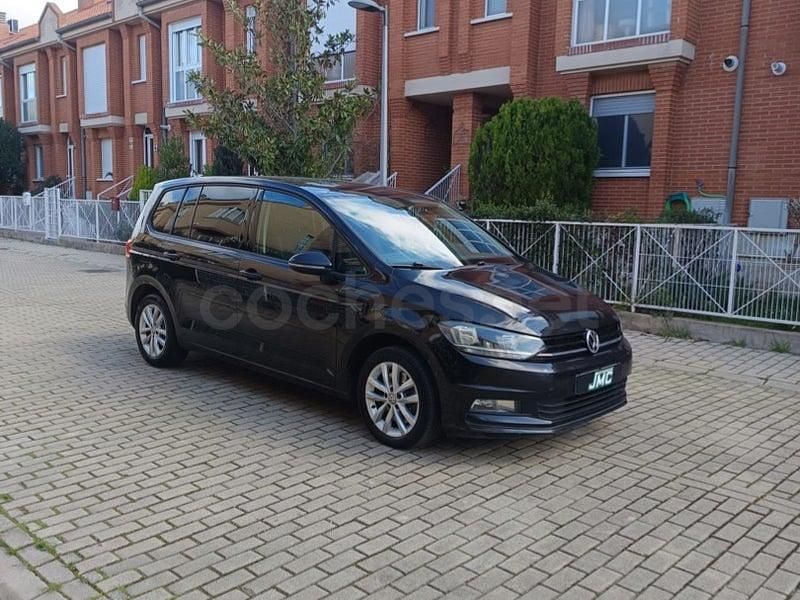 Usado VW Touran Advance 110 CV (80 kW) 2015 Negro Monovolumen