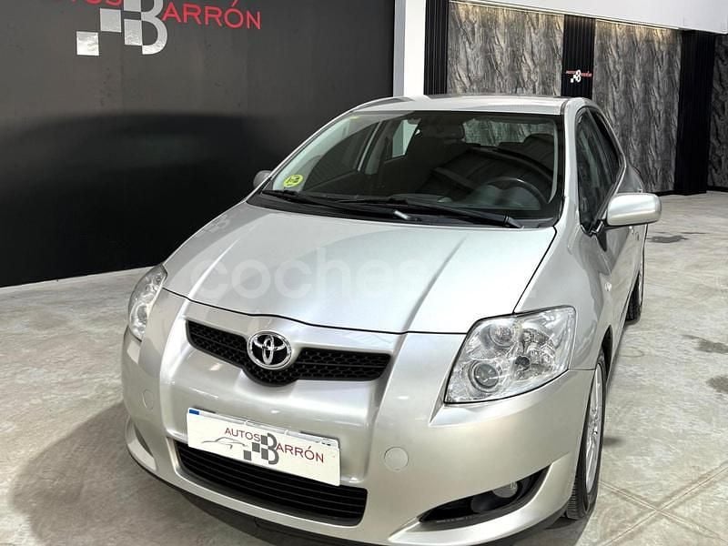 Gris / plata Usado 2007 Toyota Auris Sol Berlina | 4999 € (Precio justo) - Imagen 1/4