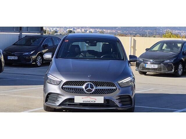 Usado Mercedes B200 163 CV (119 kW) 2019 Gris Monovolumen
