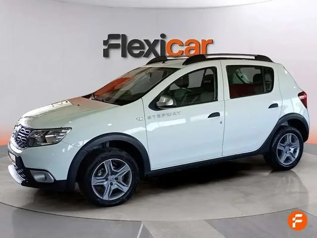 Usado Dacia Sandero Essentiel 91 CV (66 kW) 2020 Blanco Utilitario