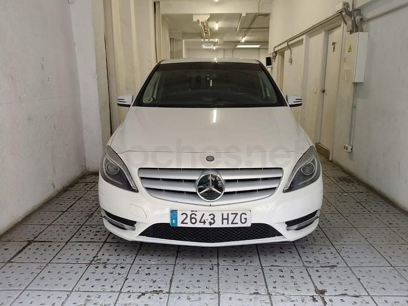 Occasion Mercedes B180 Urban 109 PK (80 kW) 2014 Wit MPV