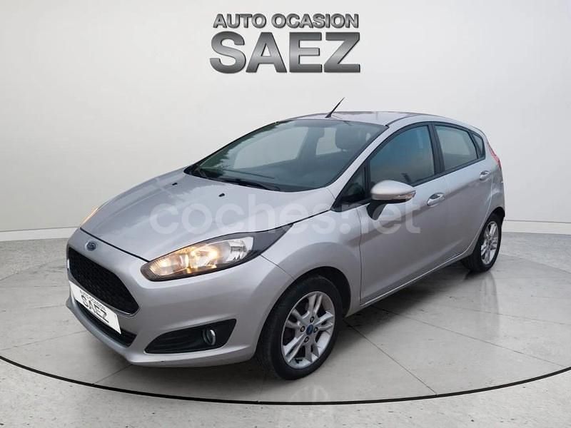 Gris / plata Usado 2016 Ford Fiesta Trend Berlina | 8900 € - Imagen 1/4