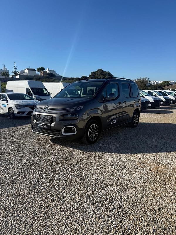 Usado Citroën Berlingo Shine 102 HP (75 kW) 2019 Branco Monovolume