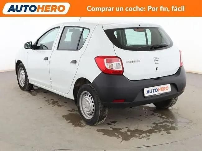 Begagnad Dacia Sandero Base 75 HK (55 kW) 2015 Vit Sedan